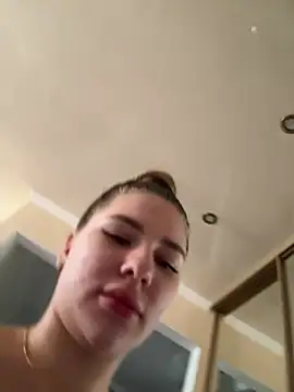 Snapshot of MilaVoxx chatting on 01/15/25, 11:43 MilaVoxx online show from 01/15/25, 11:43