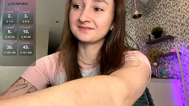 Snapshot of Eva_Eva_ chatting on 10/24/25, 09:44 Eva Eva online show from 10/24/25, 09:44