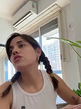 Snapshot of SaraLatinayPrimiciax chatting on 01/15/25, 07:12 SaraLatinayPrimiciax online show from 01/15/25, 07:12