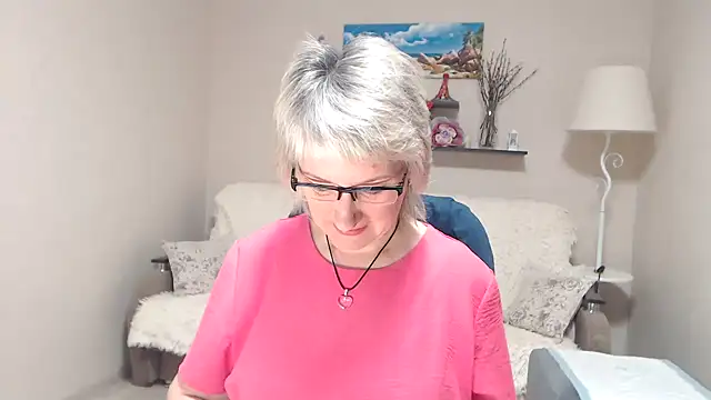 Snapshot of FleurMays chatting on 05/15/26, 03:02 FleurMays online show from 05/15/26, 03:02