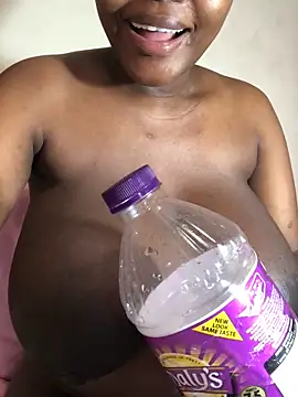 Snapshot of SexyAngeliqua chatting on 10/26/25, 06:52 SexyAngeliqua online show from 10/26/25, 06:52