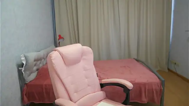 Snapshot of Sophiloren chatting on 09/14/25, 01:10 Sophiloren online show from 09/14/25, 01:10