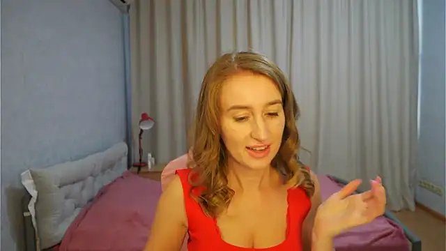 Snapshot of Sophiloren chatting on 06/15/26, 03:58 Sophiloren online show from 06/15/26, 03:58