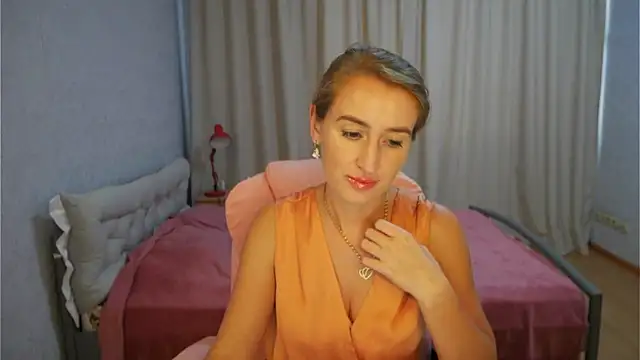 Snapshot of Sophiloren chatting on 07/20/26, 03:36 Sophiloren online show from 07/20/26, 03:36