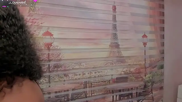 Snapshot of Leah_Sweetie chatting on 02/01/25, 11:21 Leah Sweetie online show from 02/01/25, 11:21