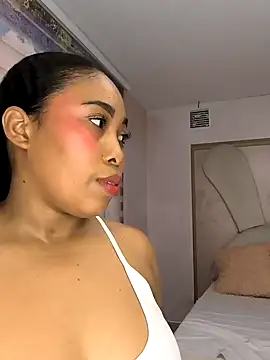 Snapshot of Leah_Sweetie chatting on 02/03/25, 02:34 Leah Sweetie online show from 02/03/25, 02:34