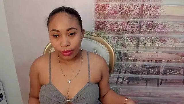 Snapshot of Leah_Sweetie chatting on 02/08/25, 11:22 Leah Sweetie online show from 02/08/25, 11:22