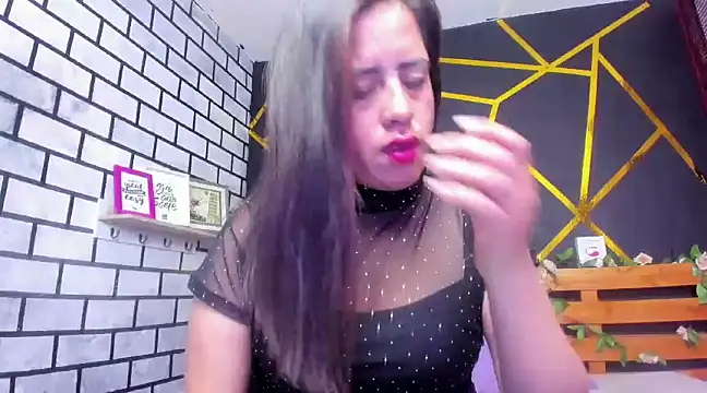 Snapshot of kathina_giraldo chatting on 12/24/24, 05:02 kathina giraldo online show from 12/24/24, 05:02