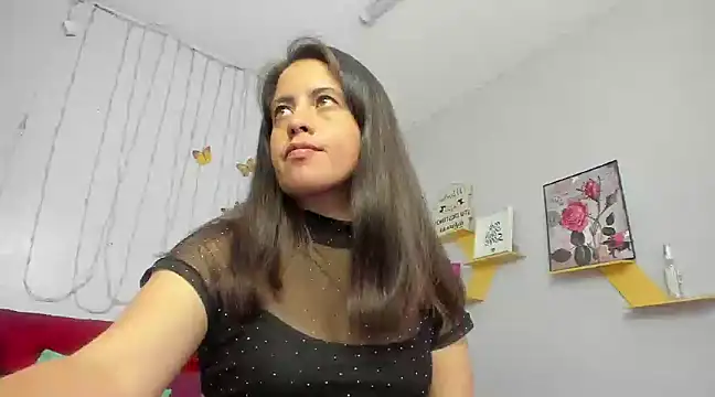 Snapshot of kathina_giraldo chatting on 02/08/25, 07:27 kathina giraldo online show from 02/08/25, 07:27