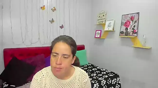 Snapshot of kathina_giraldo chatting on 02/13/25, 12:32 kathina giraldo online show from 02/13/25, 12:32
