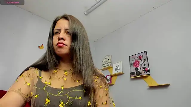 Snapshot of kathina_giraldo chatting on 09/24/25, 01:03 kathina giraldo online show from 09/24/25, 01:03