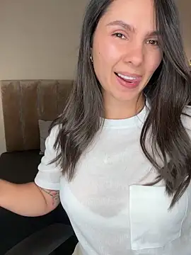 SofiaG  online show from 10/25/25, 08:36