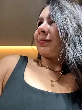 SofiaG  online show from 12/03/25, 09:35