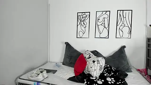 Snapshot of RubyPirsso18 chatting on 02/05/26, 07:18 RubyPirsso18 online show from 02/05/26, 07:18