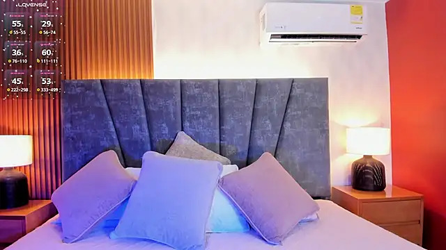 Snapshot of Ada__lee_ chatting on 12/17/25, 01:33 Ada lee online show from 12/17/25, 01:33