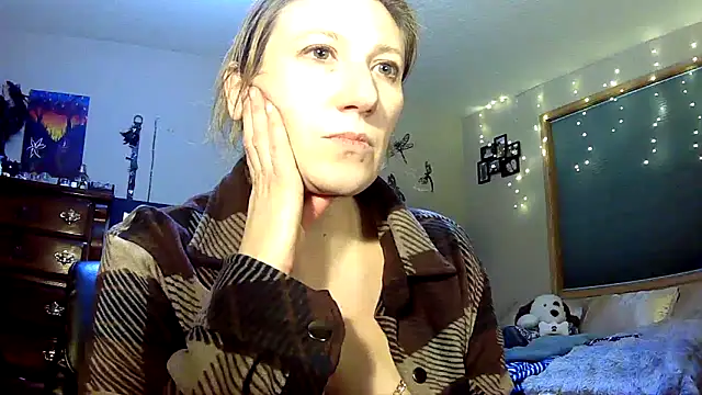 Snapshot of lilyhornyhousewife chatting on 01/26/25, 12:33 lilyhornyhousewife online show from 01/26/25, 12:33