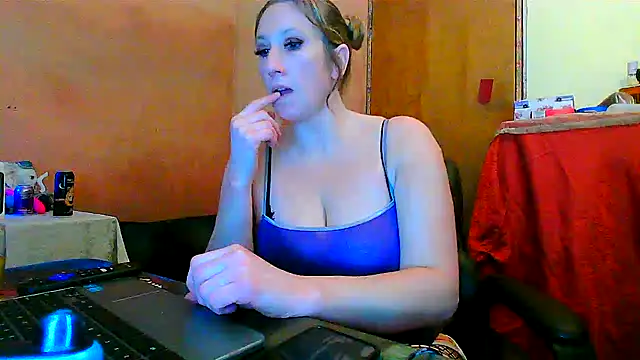 Snapshot of lilyhornyhousewife chatting on 02/09/25, 04:46 lilyhornyhousewife online show from 02/09/25, 04:46