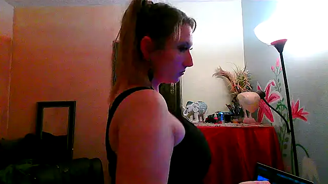 Snapshot of lilyhornyhousewife chatting on 02/12/25, 12:01 lilyhornyhousewife online show from 02/12/25, 12:01