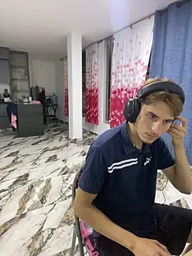 Snapshot of oliver_Lz chatting on 03/03/26, 01:45 oliver Lz online show from 03/03/26, 01:45