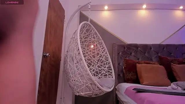 Snapshot of khloe_cutee chatting on 12/07/24, 12:56 khloe cutee online show from 12/07/24, 12:56