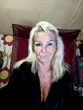 Snapshot of CassandraSandra44 chatting on 10/13/25, 05:46 CassandraSandra44 online show from 10/13/25, 05:46