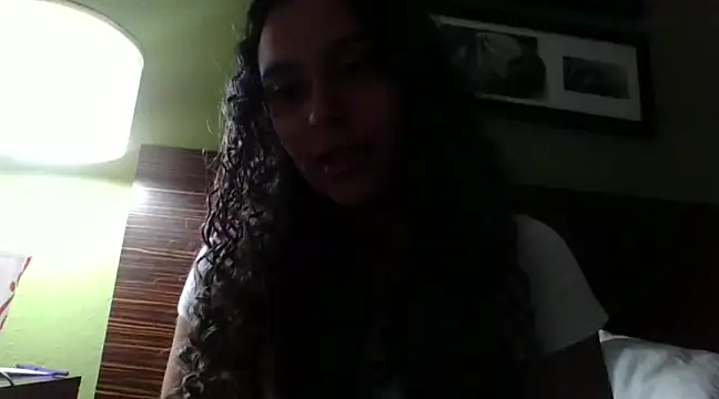 cinnaminnie online show from 01/10/25, 03:39