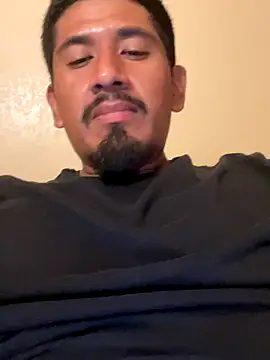 twohightwonut805 online show from 11/06/25, 07:26