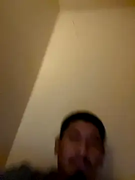 twohightwonut805 online show from 12/04/25, 10:57