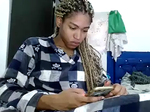 miriam775 online show from 01/15/25, 11:43