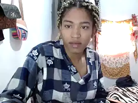 miriam775 online show from 01/26/25, 01:25