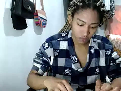 miriam775 online show from 02/09/25, 04:18