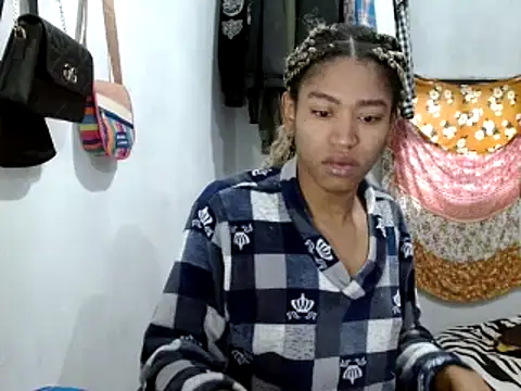 miriam775 online show from 02/11/25, 12:48