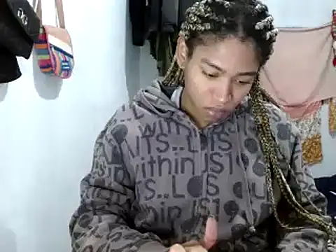 miriam775 online show from 02/14/25, 12:14