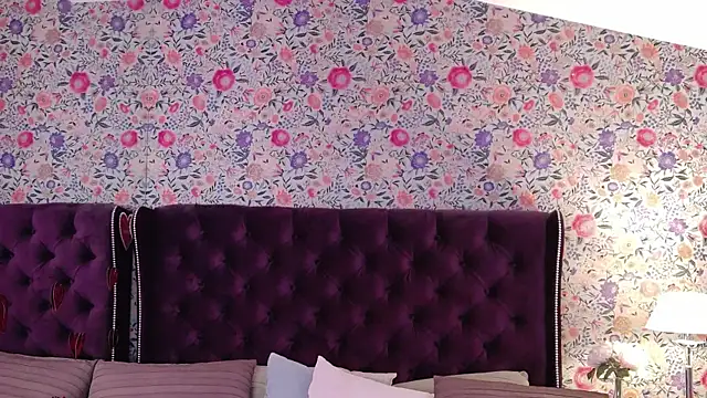 Snapshot of Evapeach_ chatting on 02/21/25, 01:44 Evapeach online show from 02/21/25, 01:44