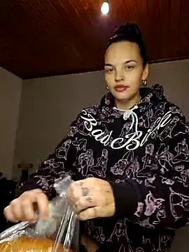 Snapshot of Jujuicy_97 chatting on 12/10/24, 05:07 Jujuicy 97 online show from 12/10/24, 05:07