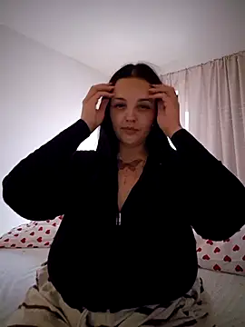 Jujuicy 97 online show from 07/18/26, 06:56