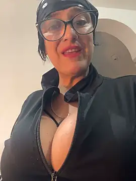 anastasia and jordan online show from 06/24/26, 10:47