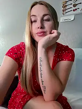Snapshot of Cute_Hot_Alice chatting on 12/17/24, 08:21 Cute Hot Alice online show from 12/17/24, 08:21