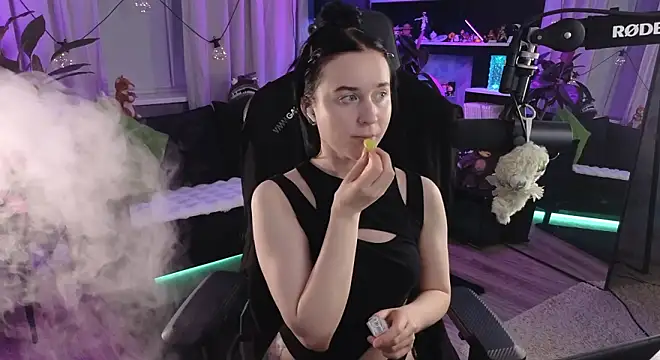 KiraLiLime online show from 03/21/26, 06:44