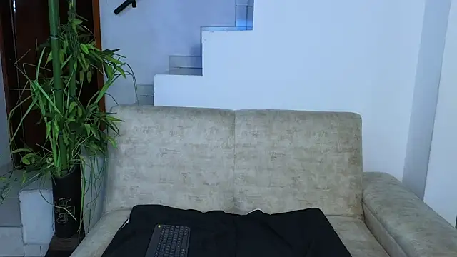 Lorenne Miller online show from 03/05/26, 05:36