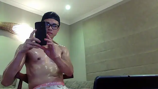 Snapshot of Surfbod chatting on 02/06/25, 09:43 Surfbod online show from 02/06/25, 09:43