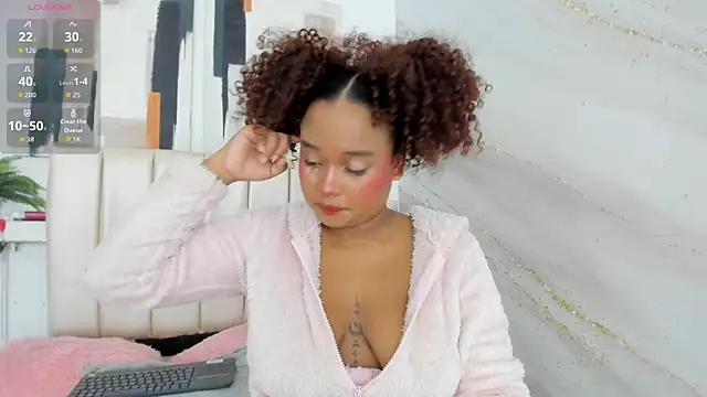 nataly velez online show from 12/15/25, 03:27