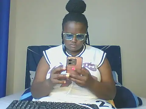 Snapshot of Montel_Montel_ chatting on 01/24/25, 05:21 Montel Montel online show from 01/24/25, 05:21