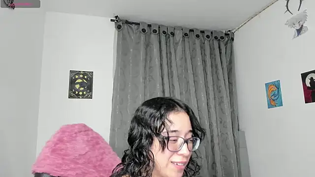 Snapshot of indra_cam chatting on 06/24/26, 05:50 indra cam online show from 06/24/26, 05:50