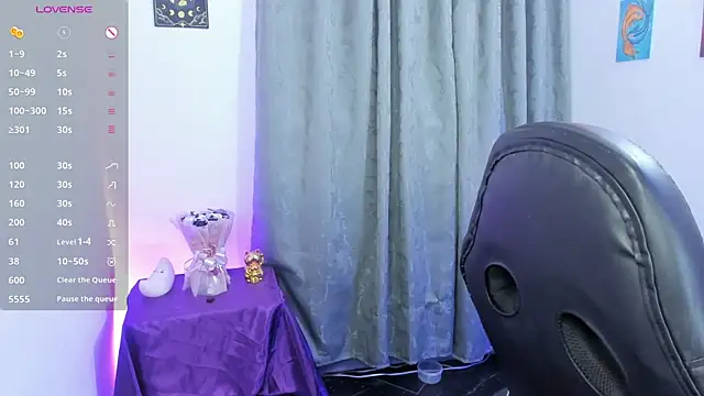 Snapshot of indra_cam chatting on 06/29/26, 10:26 indra cam online show from 06/29/26, 10:26