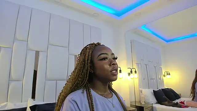 mia schwarz online show from 02/02/25, 07:57