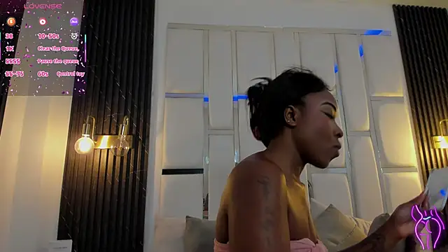 mia schwarz online show from 10/10/25, 12:59