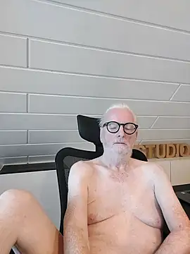 Greyhound70 online show from 11/12/25, 10:04