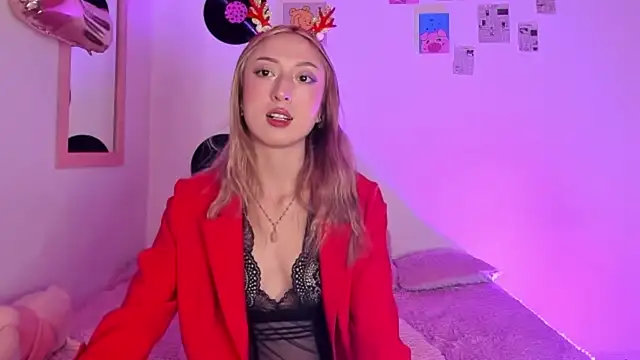 Snapshot of Imsophie_collins chatting on 12/20/25, 05:47 Imsophie collins online show from 12/20/25, 05:47