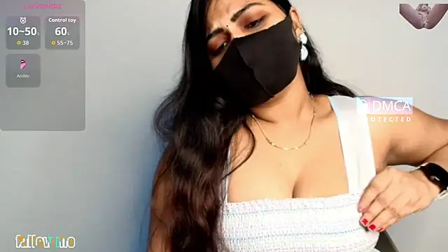 Snapshot of sameeksha_9 chatting on 10/10/25, 05:12 sameeksha 9 online show from 10/10/25, 05:12